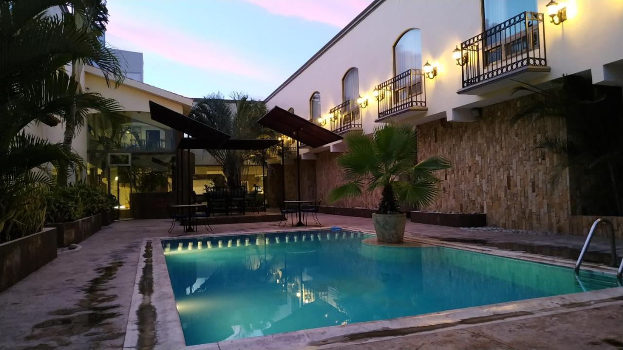 Hotel Dubrovnik Mérida Buitenkant foto